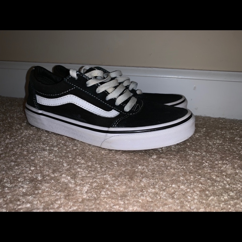 Boys Black Low-Top Vans